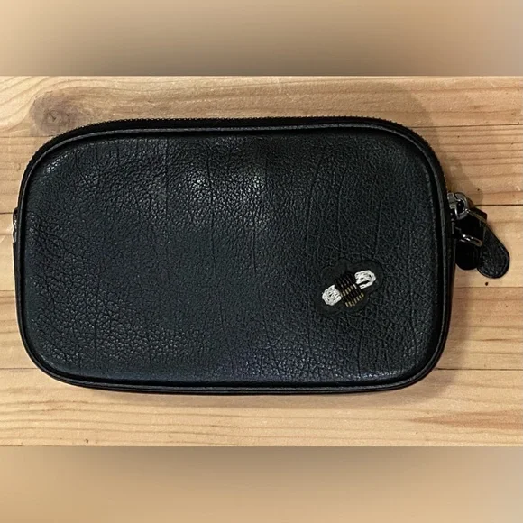 Coach CROSSBODY CLUTCH IN GRAIN LEATHER WITH SOUVENIR EMBROIDERY - Picture 6 of 12